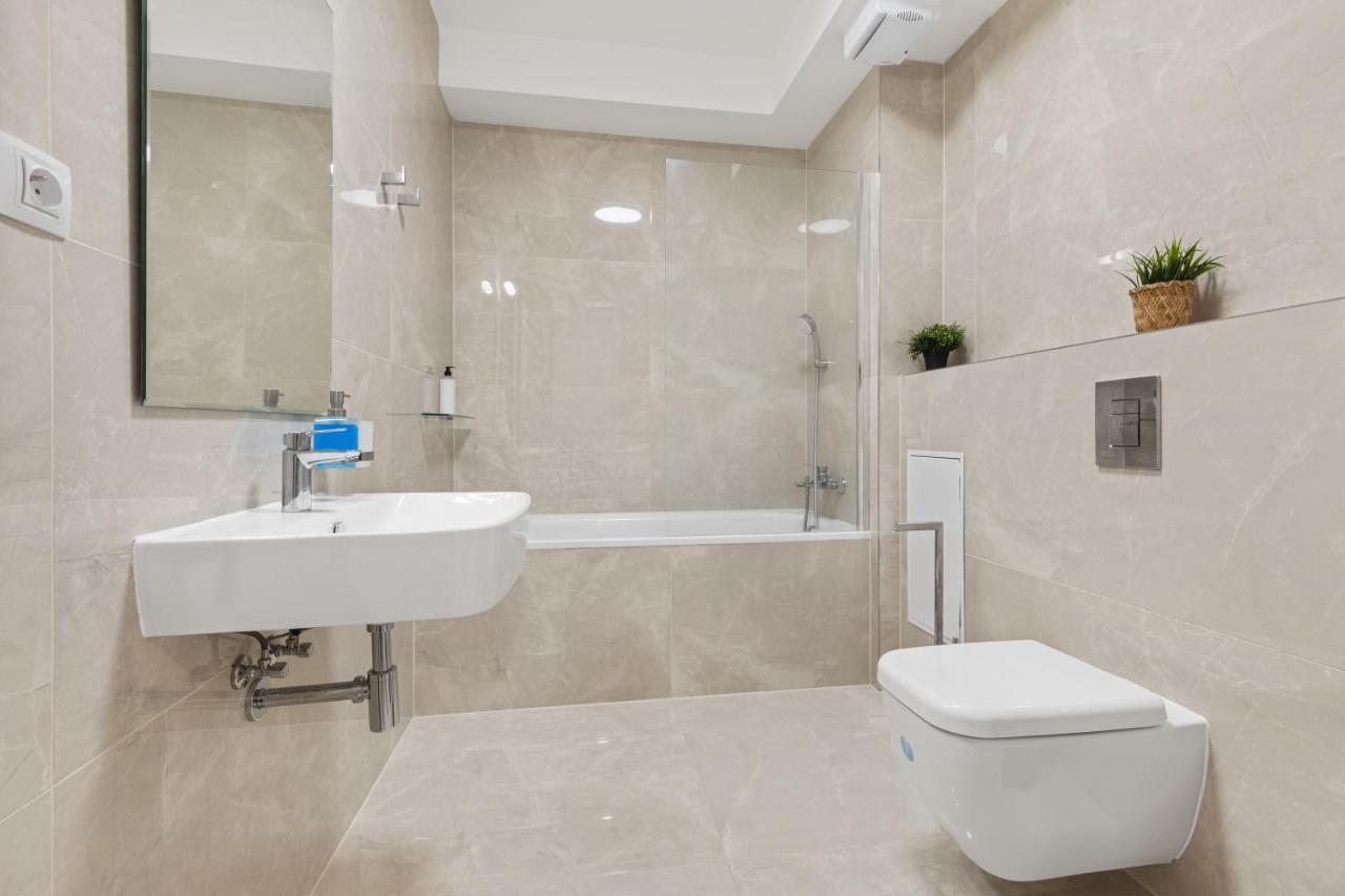 דירות ברטיסלאבה Lam Jegeho Alej - Jacuzzi - Free Parking מראה חיצוני תמונה